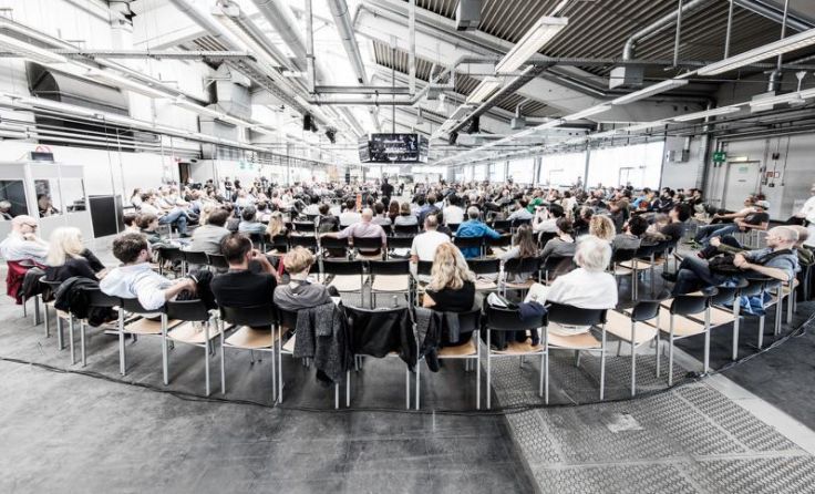 Die riesigen Flächen in der PostCity boten den idealen Raum. Foto: Tom Mesic