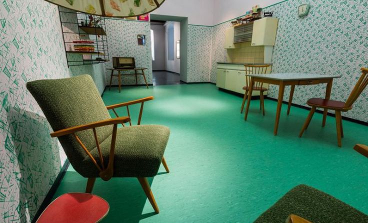 „Trautes Heim“: Ausstellungsansicht „Geteilte Stadt". Foto: Norbert Artner