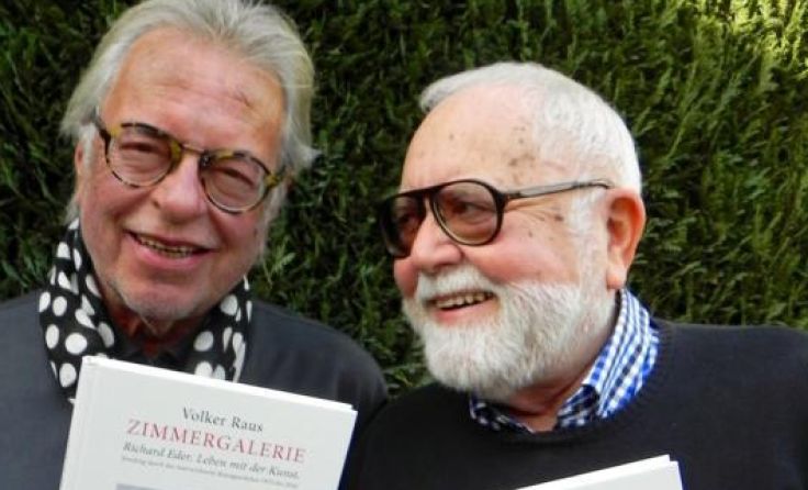 Volker Raus und Richard Eder (v. l.) lesen im Wissensturm. Foto: SYRA