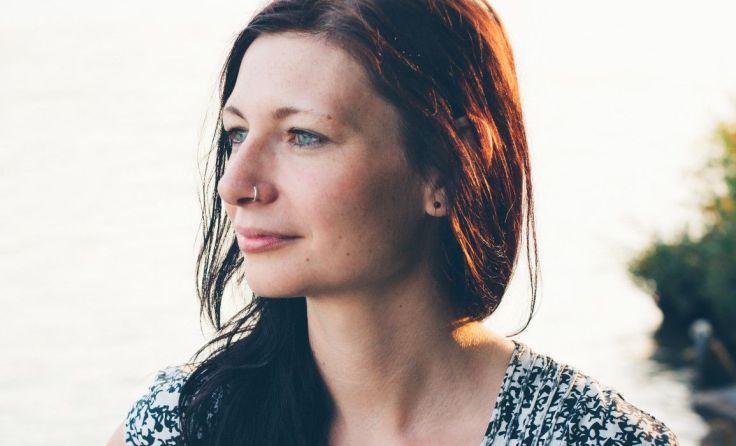 Liedermacherin Karin Kienberger gastiert im Kulturzentrum Hof. 