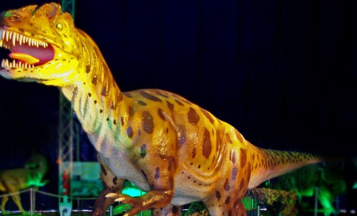 Mit dabei sind lebensgroße Dinos. Foto: Agentur Netzwerk