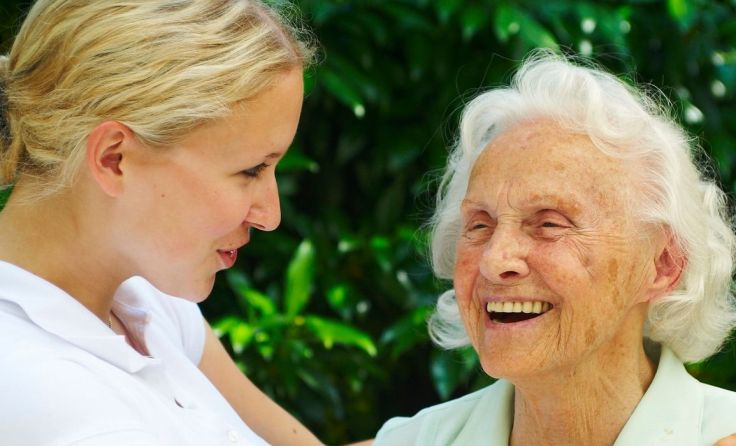Die "PAULA"-Kursreihe bietet Hilfe für Angehörige von Menschen mit Demenz. Foto: Caritas