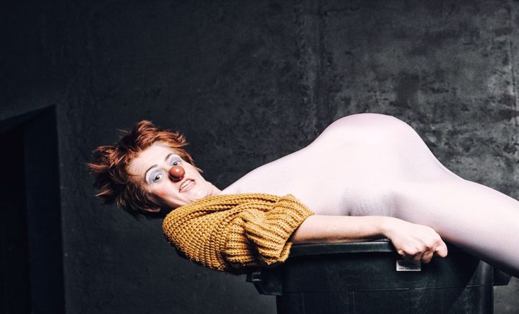 Clownin Erika Lang bringt das Thema „Mutter werden“ auf die Bühne. Foto: Wolfgang Lehner