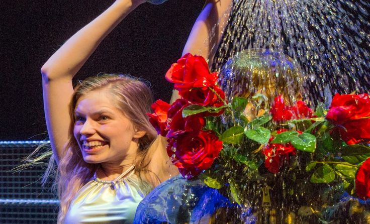 „Love“, ein Stück des Maas theater en dans, zu sehen bei der Eröffnung. Foto: Phile Deprez