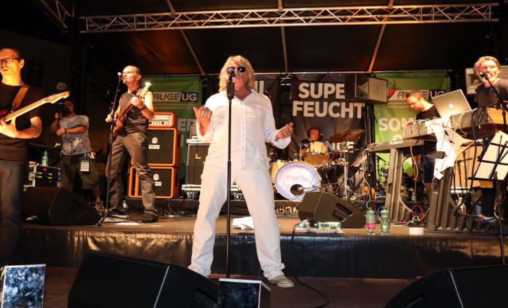 Minisex rockten die Bühne am Pfarrplatz, beim Auge Open Air. Foto: Klaus Mitterhauser