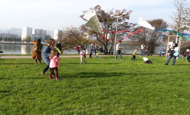 Im Donaupark sind die gebastelten Flugdrachen in den Himmel gestiegen. Foto: Andreas Krenn