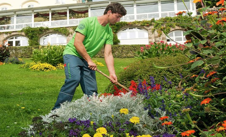 Der Maschinenring sorgt für einen gepflegten Garten. Foto: Maschinenring