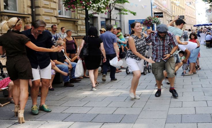 Es darf getanzt werden: Südamerika hält Einzug in die Herrenstraße. Foto: Heike Derntl