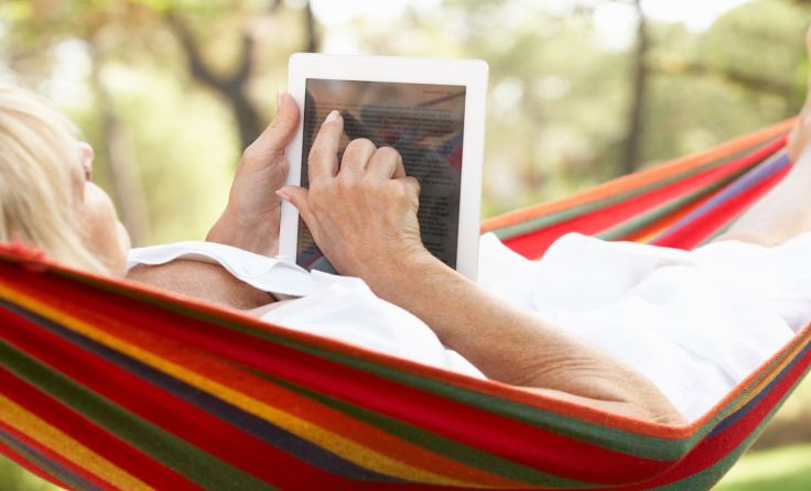 Lesen wo man will mit der Online-Bibliothek Foto: Monkey Business Images/Shutterstock.com