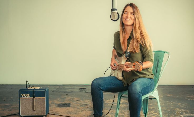 Ihr neuer Lebensmittelpunkt ist L.A.: die Linzer Musikerin Stella Momo. Foto: Mehdi Hassine