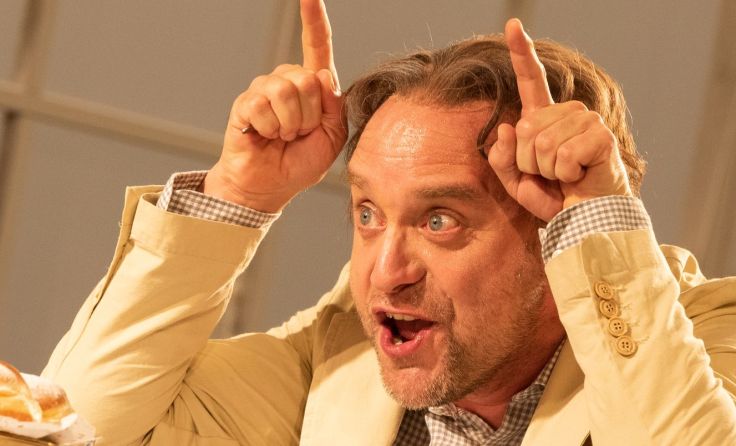 Christian Taubenheim als Ludwig in "Ritter, Dene, Voss". Foto: Petra Moser