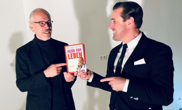 Der bekannte Arzt Siegfried Meryn und Tabakfabrik-Direktor Chris Müller. (Foto: Tabakfabrik Linz)