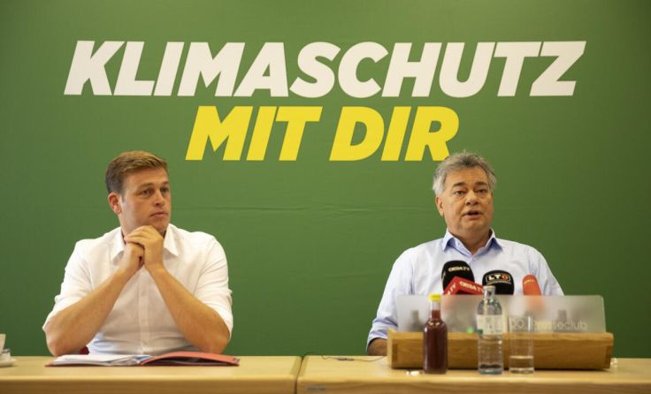 Spitzenkandidat Stefan Kaineder und Vizekanzler Werner Kogler in Linz (Foto: Grüne OÖ)