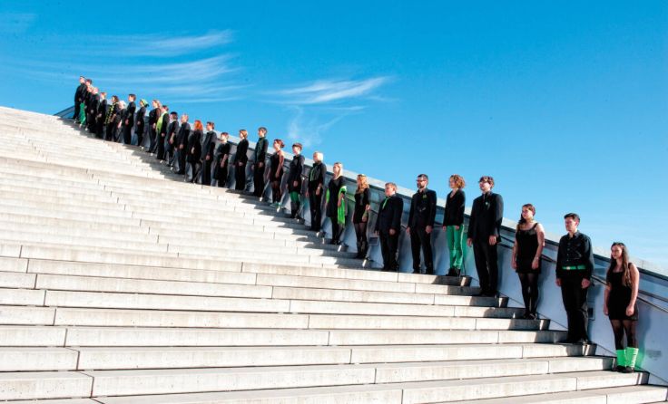Der Hard Chor singt im Botanischen Garten. (Foto: Claudia Börner)