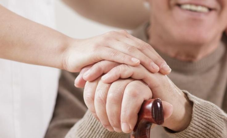 Der Bedarf an Pflegekräften steigt weiter. (Foto: Photographee.eu/stock.adobe.com)