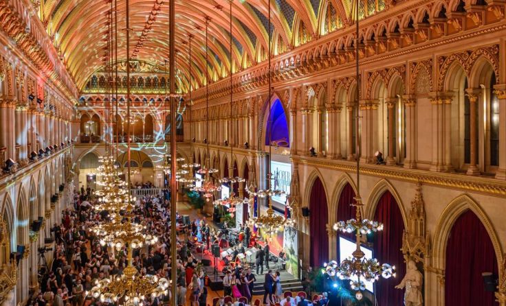 Das Wiener Rathaus ganz im Zeichen von Oberösterreich. (Foto: cityfoto.at/Simlinger)