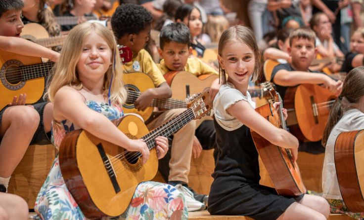 Kleine Musiker ganz groß - auf der Brucknerhaus-Bühne. (Foto: LIVA)