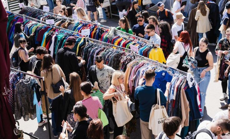 Auf "Schatzsuche", beim Vintage Kilo Sale. (Foto: BeThrifty)