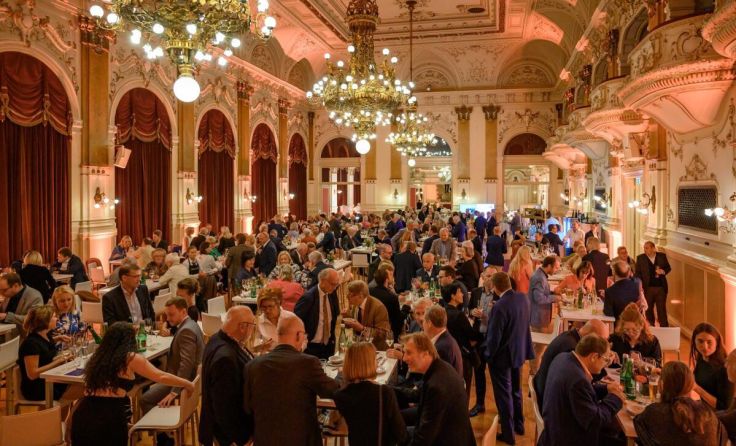 Zahlreiche Gäste folgten der Einladung zum Herbstempfang. (Foto: SIMLINGER/cityfoto)