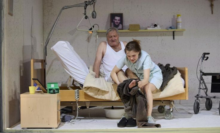 Szene aus "Fischer Fritz" mit Lutz Zeidler und Nele Christoph. (Foto: Herwig Prammer)