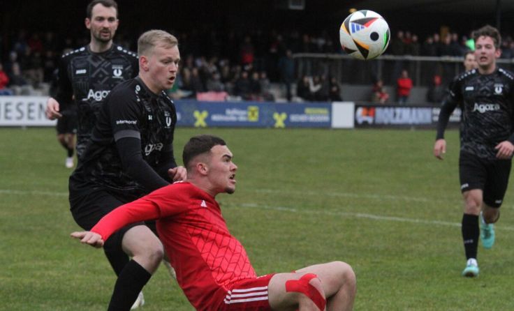 Toptorjäger Ermal Zenuni (Ried) hatte gegen KW einen schweren Stand, ging leer aus (Foto: piedie)