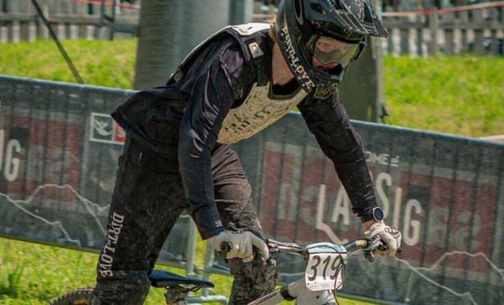Downhiller Benjamin Pöchlauer (Foto: Bike Team Ginner)
