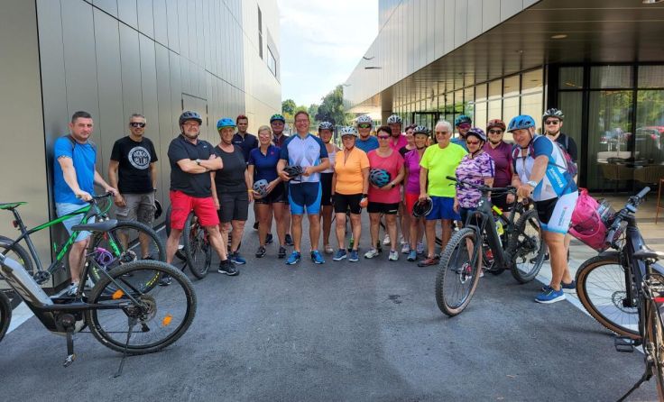 Gemeinsam ging es mit dem E-Bike durch Amstetten. (Foto: Stadt Amstetten)