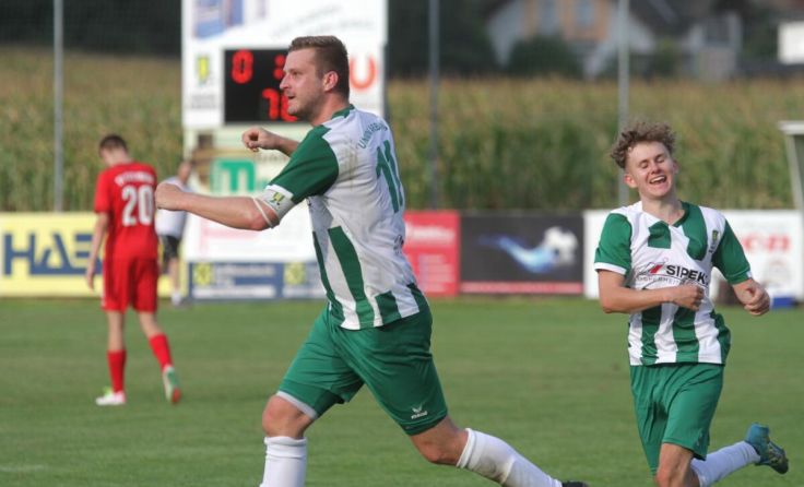 Arbinger Torjubel zum 1:1 von Nenning. (Foto: piedie)