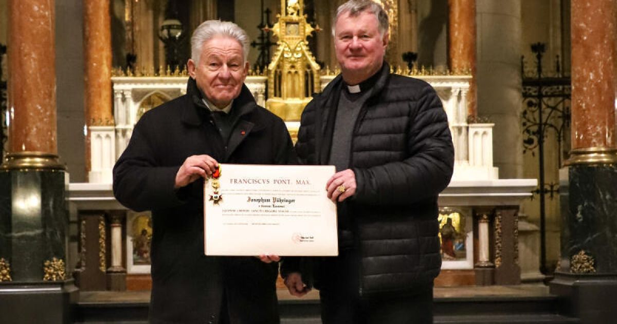 Päpstlicher Ritterschlag für Josef Pühringer