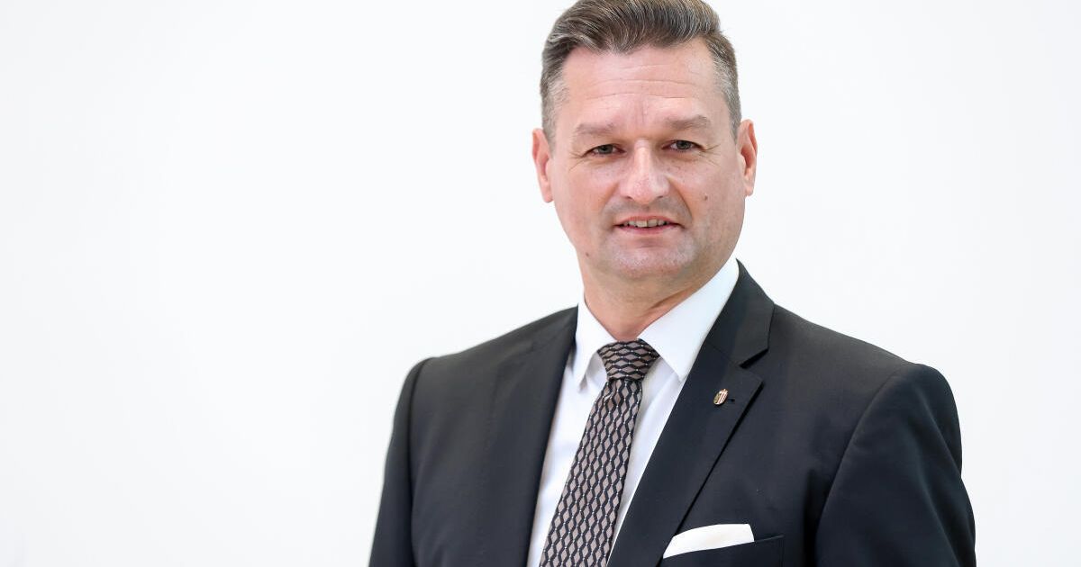 Dokumentationsarchiv mit Klage gegen FPÖ-Landesparteisekretär Gruber ...