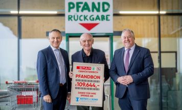 Knapp 110.000 Euro an Pfandbonspenden bei Spar OÖ für „Rettet das Kind“