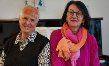 Druckfrischer Linz-Krimi Glänzende Augen wird präsentiert