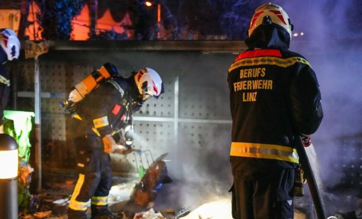 In Kleinmünchen stand ein Großmüllcontainer in Brand. (Foto: Fotokerschi / Markus Hauser)
