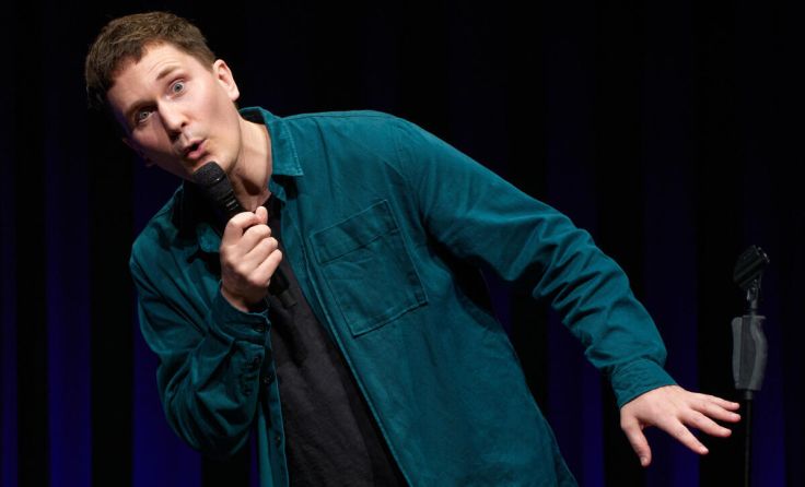 Kabarettist Hosea Ratschiller ist beim Charity-Kabarett zu erleben. (Foto: ERNESTO GELLES)