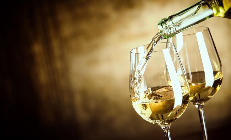 Edle Tropfen warten darauf, verkostet zu werden. (Foto: exclusive-design/stock.adobe.com)