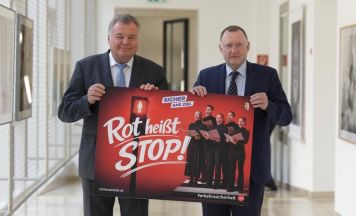 Neue Rot heißt Stop-Kampagne in OÖ setzt auf Bewusstseinsbildung durch Humor