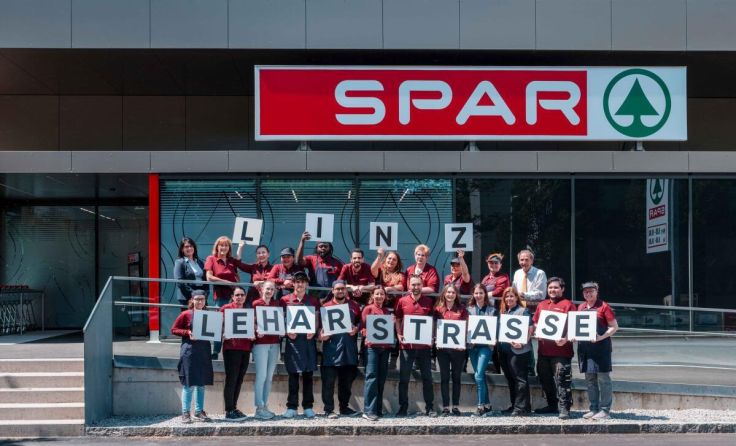 Das Team am Froschberg freut sich über seinen neuen, modernen Spar-Supermarkt. (Foto: SPAR)