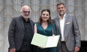 Mezzosopranistin Dora Blatniczki gewinnt den OÖ. Operettenwettbewerb der BrucknerUni