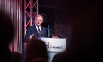 Stelzer kündigt zusätzliches Geld für Oberösterreichs Gemeinden an