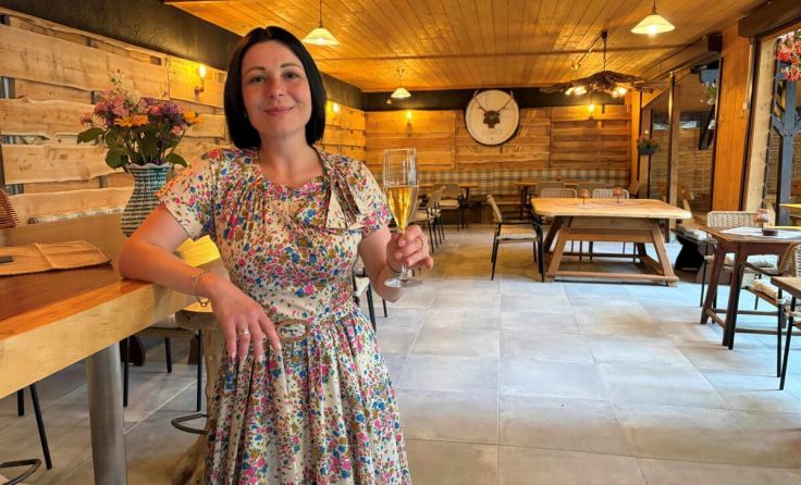 Ledera-Chefin Astrid Rabeder freut sich über die Eröffnung. (Foto: Ledera)