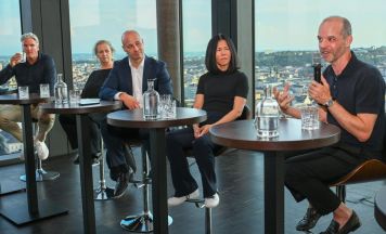 Hochkarätige Podiumsdiskussion zum Thema KI, die neue Kraft in Linz