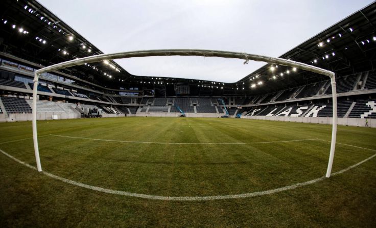 Raiffeisen Arena (Archivfoto) (Foto: VOLKER WEIHBOLD)