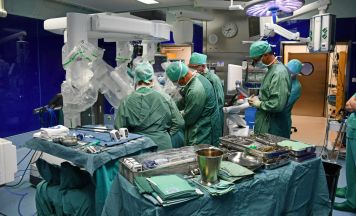 Erste Roboter-Bypass-Operationen am Kepler Uniklinikum Linz durchgeführt