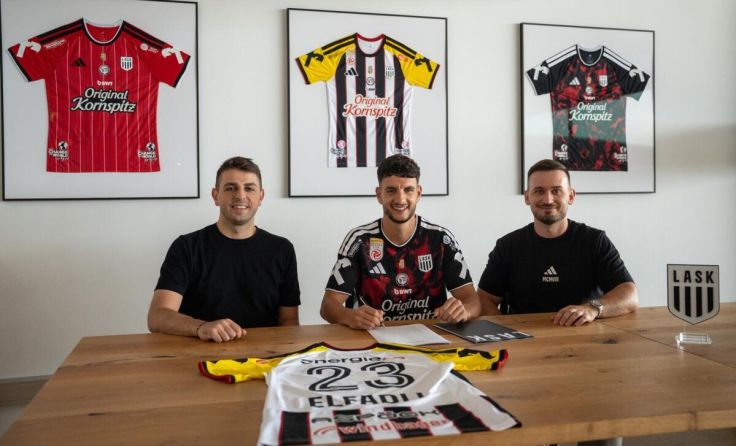 Sportdirektor Dino Buric, Neuzugang Daniel Elfadli und LASK-CFO Mergim Bresilla (v. l.) (Foto: LASK)