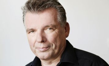 Autor Thomas Baum liest und singt im Posthof Linz