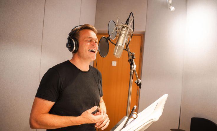 Stefan Kaineder lädt via Song ein, ihn anzurufen. (Foto: Grüne Oberösterreich)