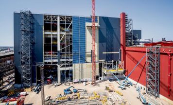 Herzstück für grünen Stahl bei voestalpine in Linz eingetroffen