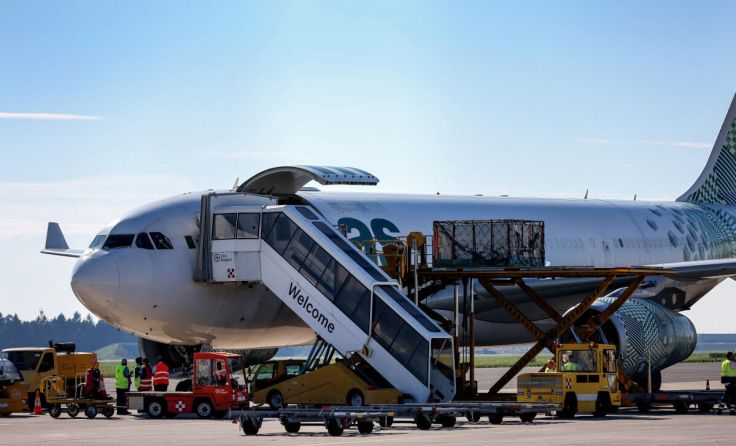 Rindertransport nach Turkmenistan über den Flughafen Linz. (Foto: VOLKER WEIHBOLD)