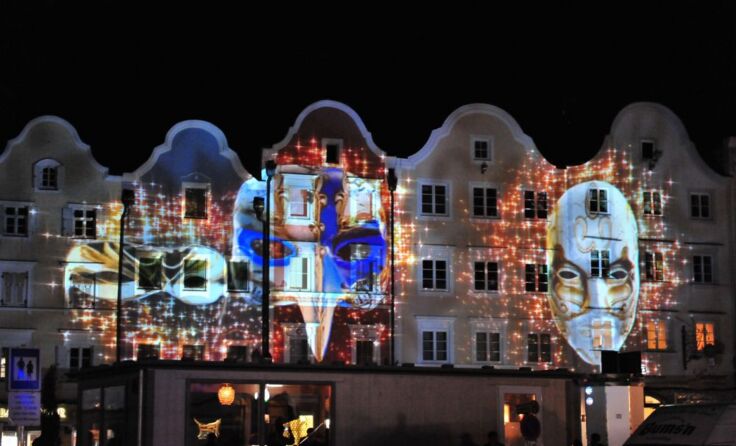 Die neue Lichtspiele-Show entführt die Besucher zum Karneval in Venedig.*Foto: H. Berndorfer