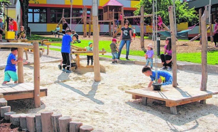 Der neue Spielplatz bietet alles, was das Kinderherz begehrt.